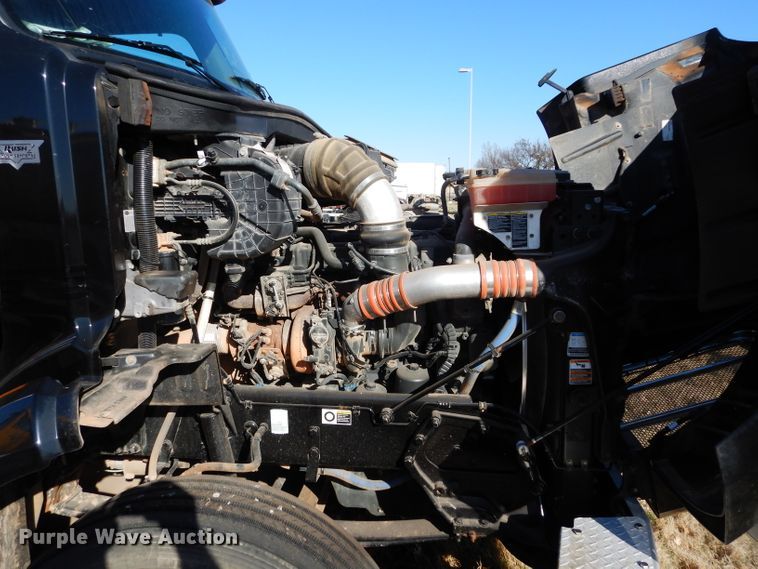 image for item GS9775 2016 Peterbilt 567 semi truck