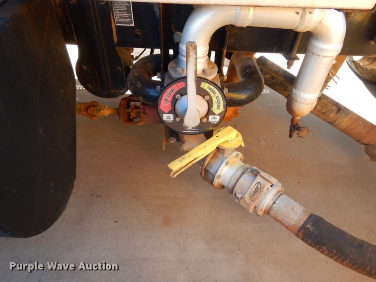 image for item GS9775 2016 Peterbilt 567 semi truck