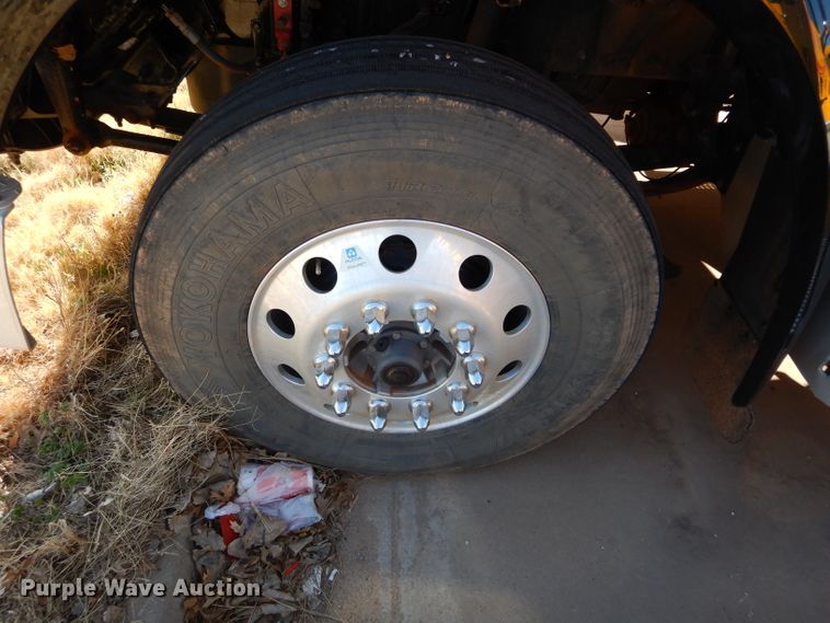 image for item GS9775 2016 Peterbilt 567 semi truck