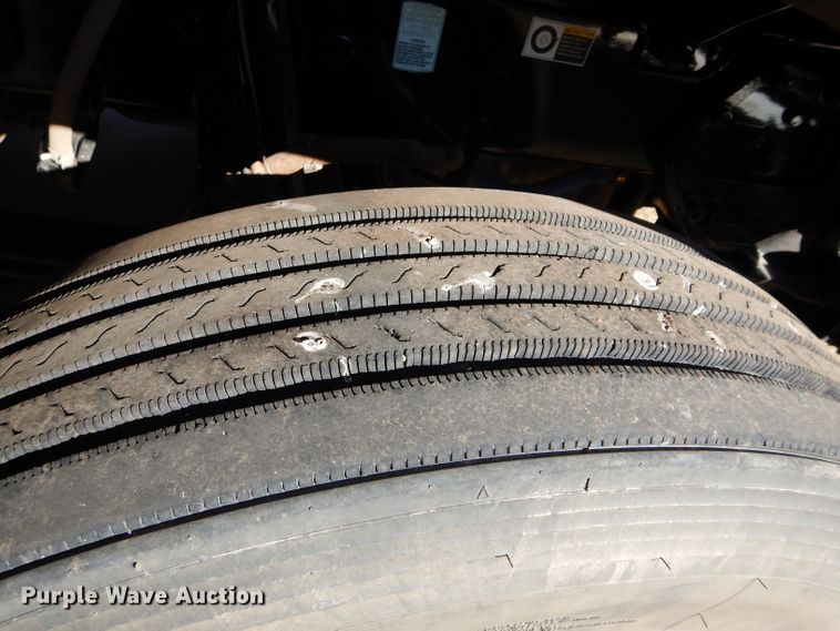 image for item GS9775 2016 Peterbilt 567 semi truck