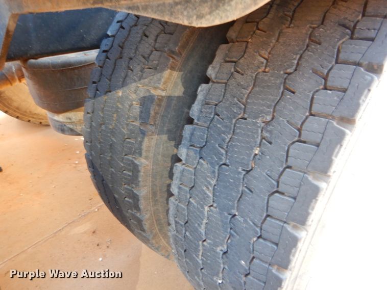 image for item GS9775 2016 Peterbilt 567 semi truck