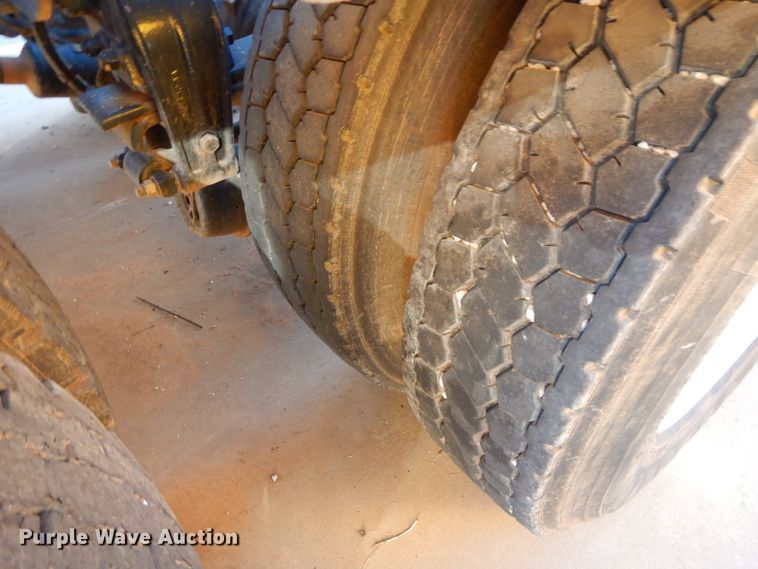 image for item GS9775 2016 Peterbilt 567 semi truck