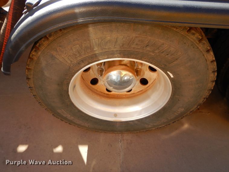 image for item GS9775 2016 Peterbilt 567 semi truck