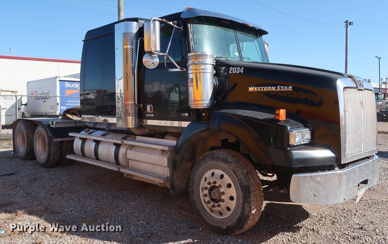 image for item GS9776 2013 Western Star 4900SB semi truck
