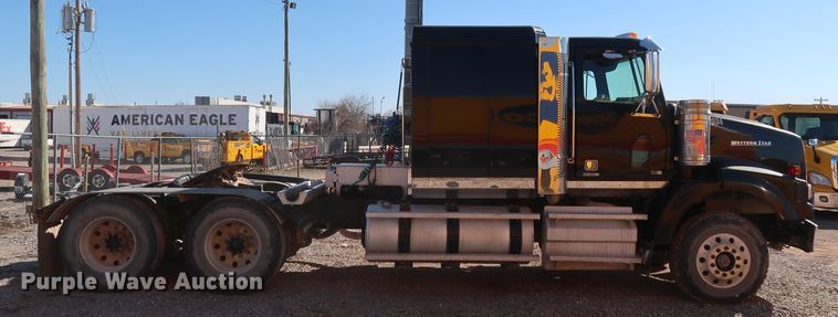image for item GS9776 2013 Western Star 4900SB semi truck