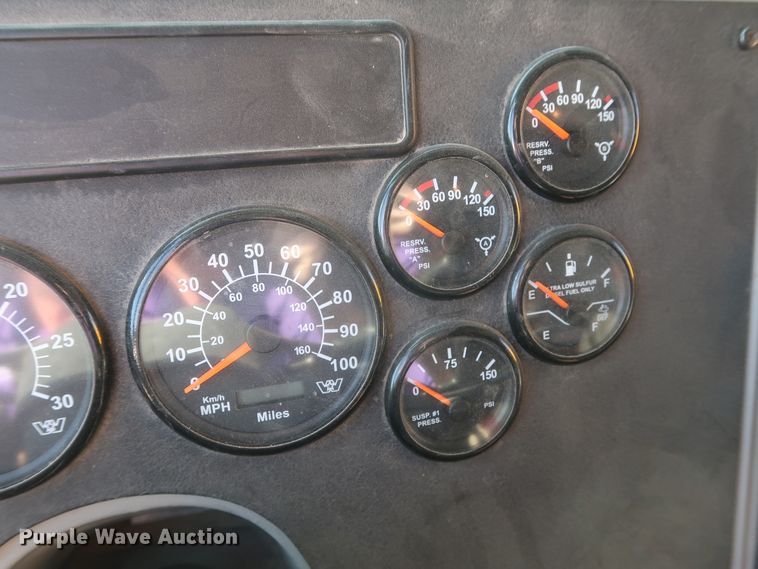 image for item GS9776 2013 Western Star 4900SB semi truck