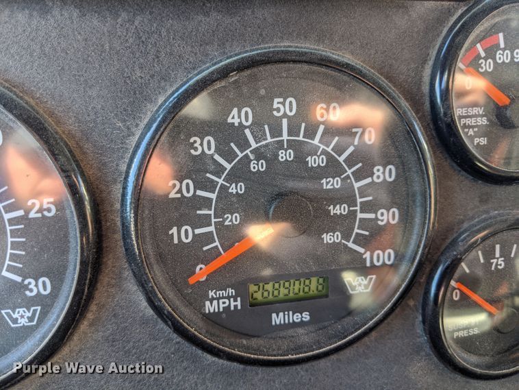 image for item GS9776 2013 Western Star 4900SB semi truck