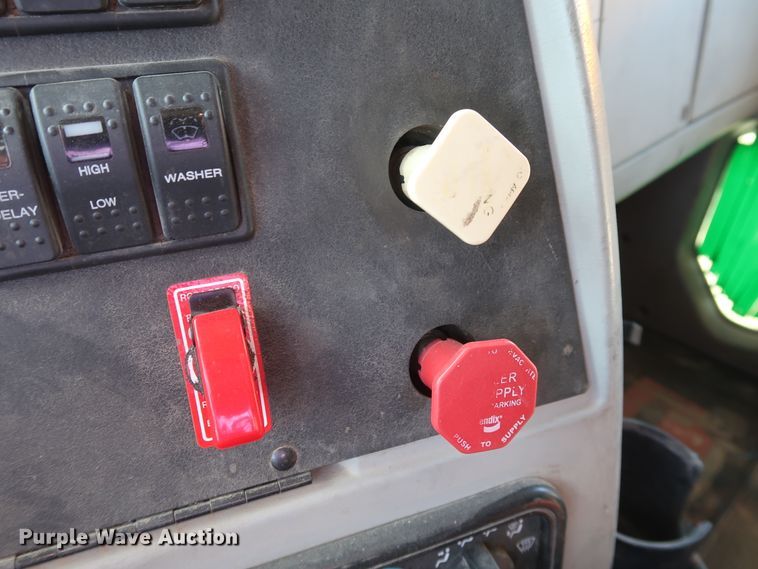 image for item GS9776 2013 Western Star 4900SB semi truck