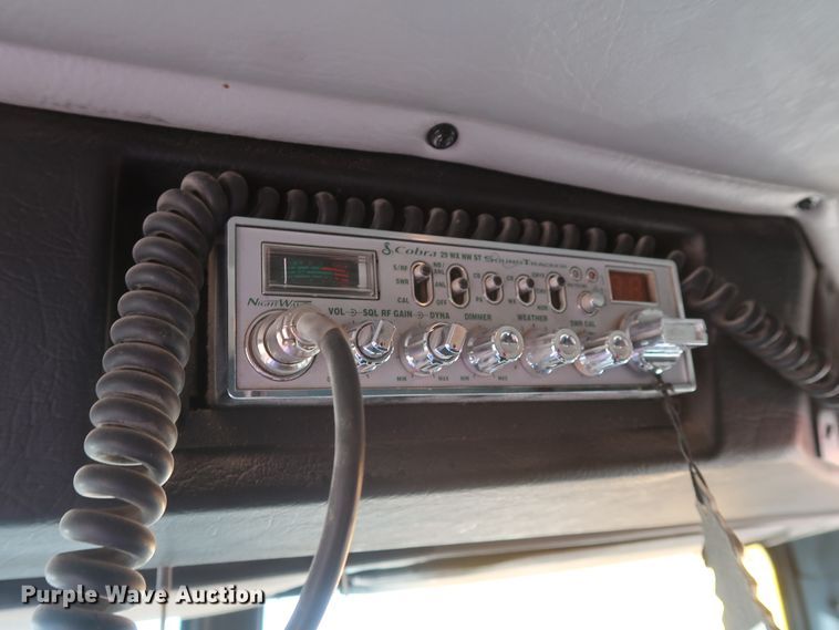 image for item GS9776 2013 Western Star 4900SB semi truck