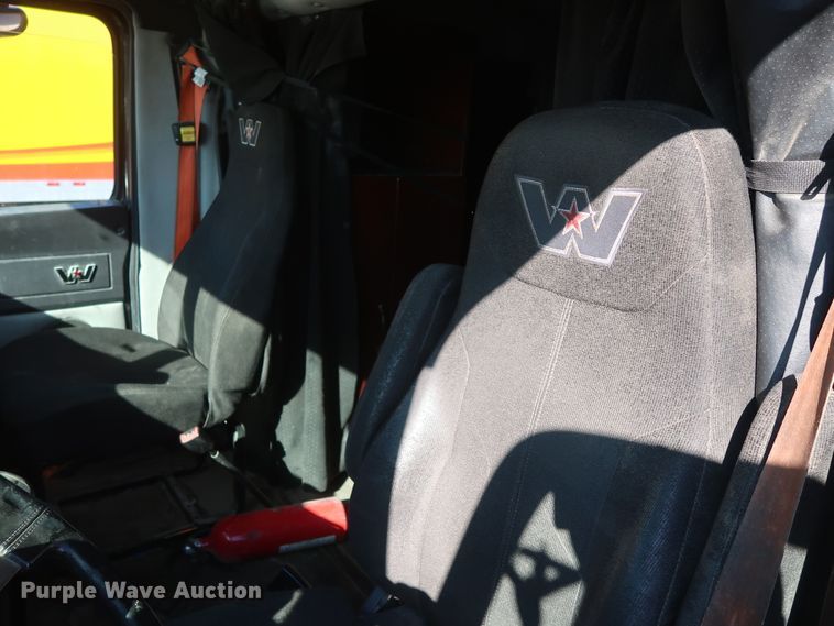 image for item GS9776 2013 Western Star 4900SB semi truck