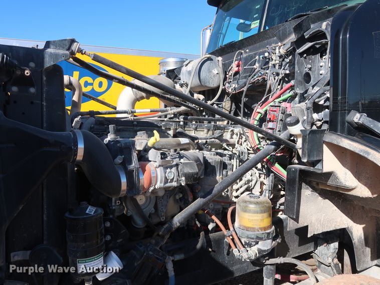 image for item GS9776 2013 Western Star 4900SB semi truck