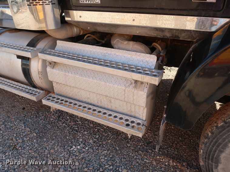 image for item GS9776 2013 Western Star 4900SB semi truck