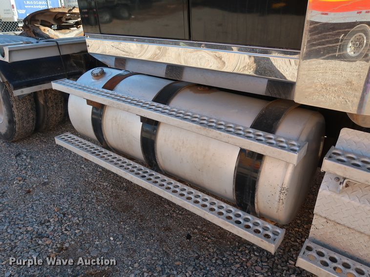 image for item GS9776 2013 Western Star 4900SB semi truck