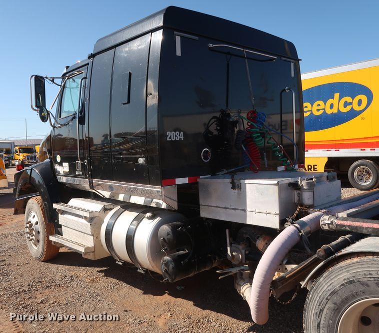 image for item GS9776 2013 Western Star 4900SB semi truck