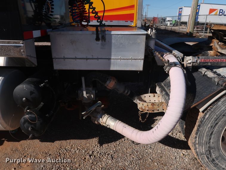 image for item GS9776 2013 Western Star 4900SB semi truck