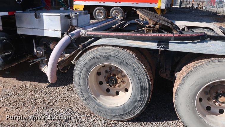 image for item GS9776 2013 Western Star 4900SB semi truck