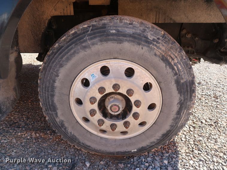 image for item GS9776 2013 Western Star 4900SB semi truck