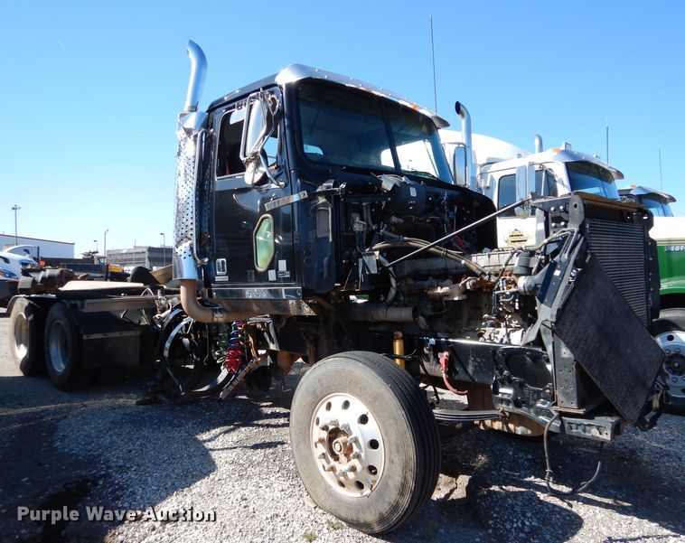 image for item GS9777 2014 Western Star 4900SB semi truck