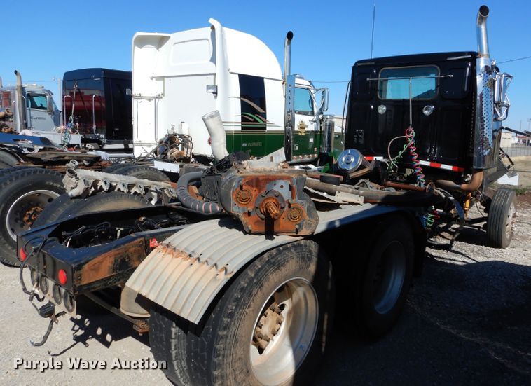 image for item GS9777 2014 Western Star 4900SB semi truck