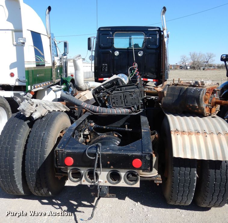 image for item GS9777 2014 Western Star 4900SB semi truck
