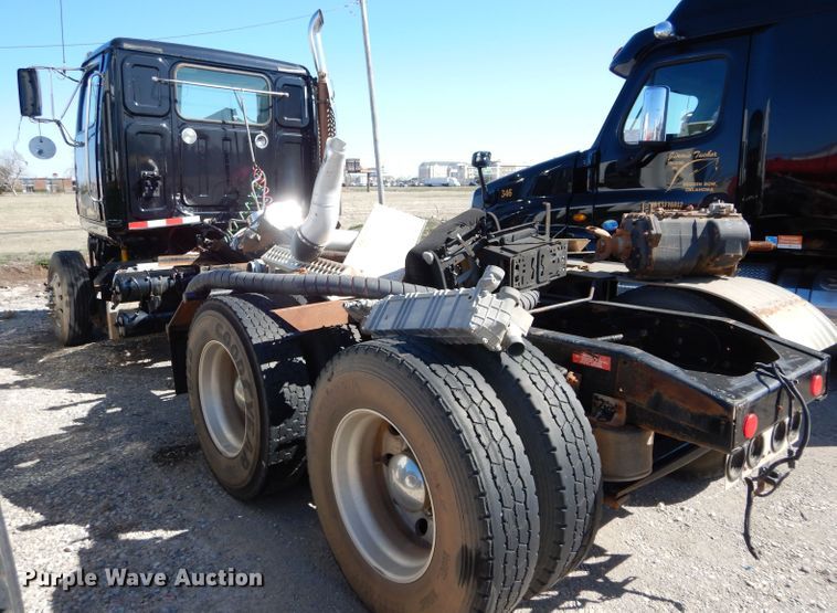 image for item GS9777 2014 Western Star 4900SB semi truck