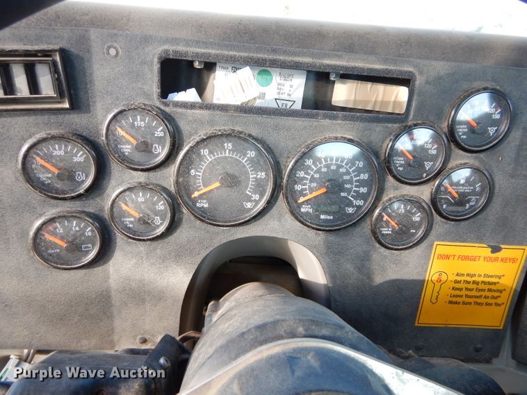 image for item GS9777 2014 Western Star 4900SB semi truck