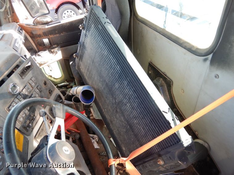 image for item GS9777 2014 Western Star 4900SB semi truck