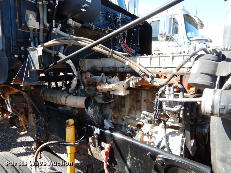 image for item GS9777 2014 Western Star 4900SB semi truck