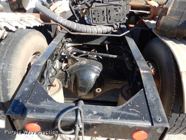 image for item GS9777 2014 Western Star 4900SB semi truck