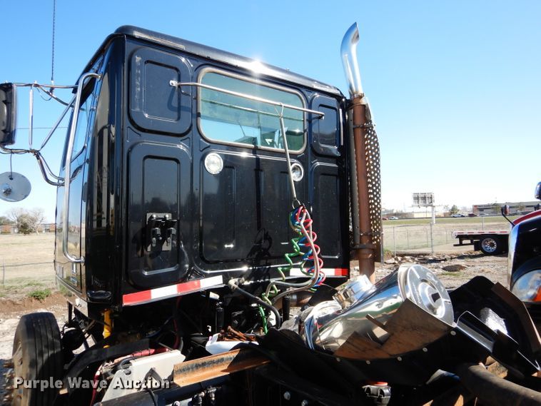 image for item GS9777 2014 Western Star 4900SB semi truck