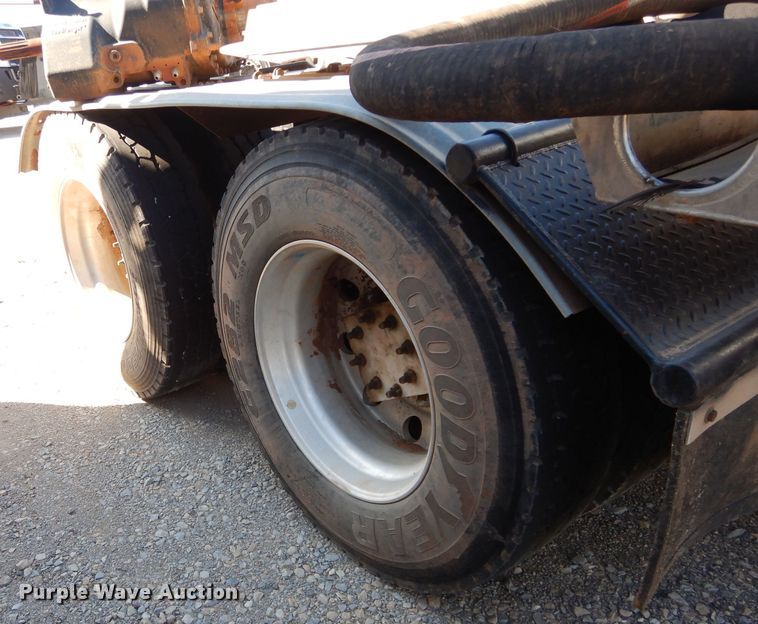 image for item GS9777 2014 Western Star 4900SB semi truck