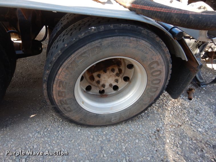 image for item GS9777 2014 Western Star 4900SB semi truck