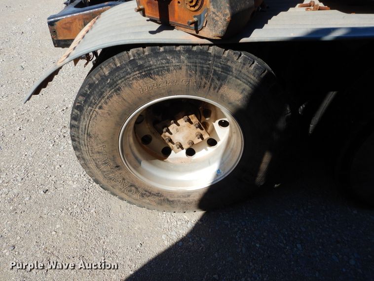 image for item GS9777 2014 Western Star 4900SB semi truck