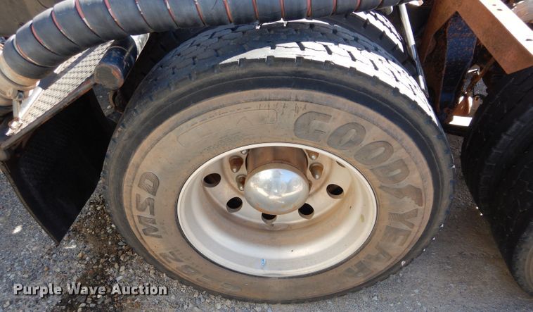 image for item GS9777 2014 Western Star 4900SB semi truck