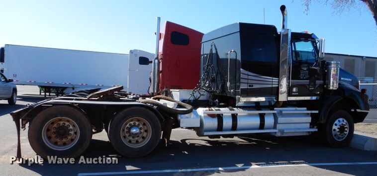 image for item GS9778 2013 Western Star 4900SB semi truck