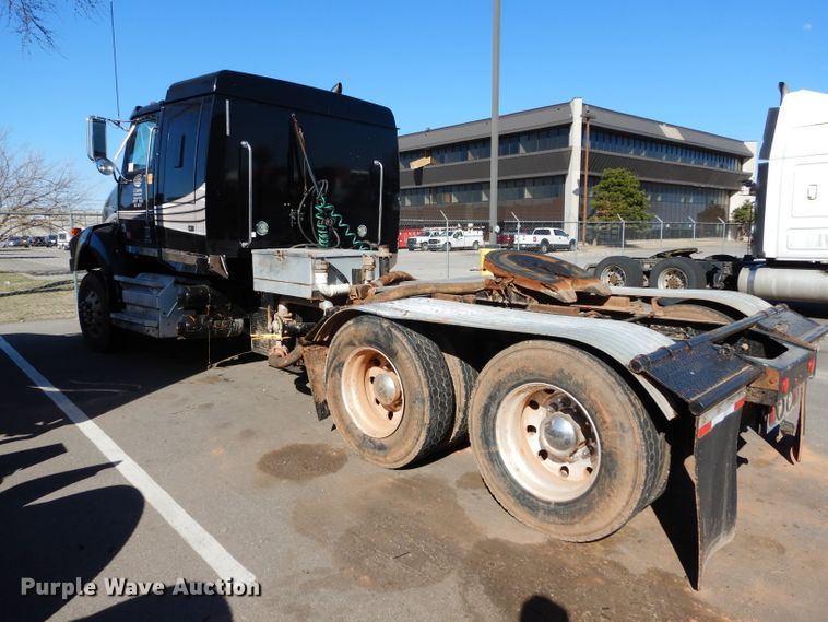 image for item GS9778 2013 Western Star 4900SB semi truck
