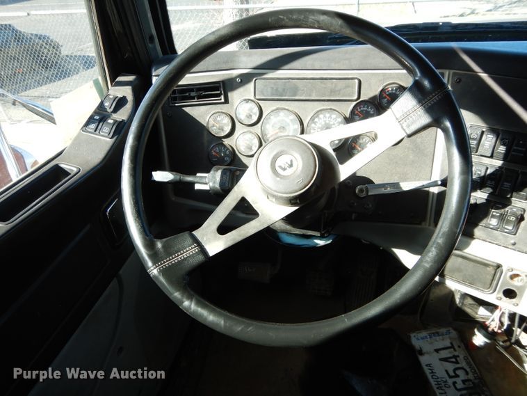 image for item GS9778 2013 Western Star 4900SB semi truck