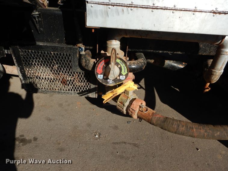 image for item GS9778 2013 Western Star 4900SB semi truck