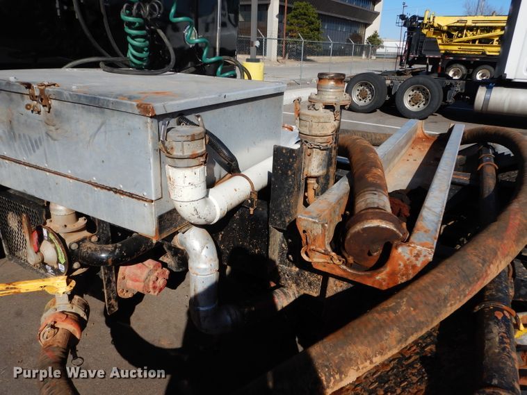 image for item GS9778 2013 Western Star 4900SB semi truck