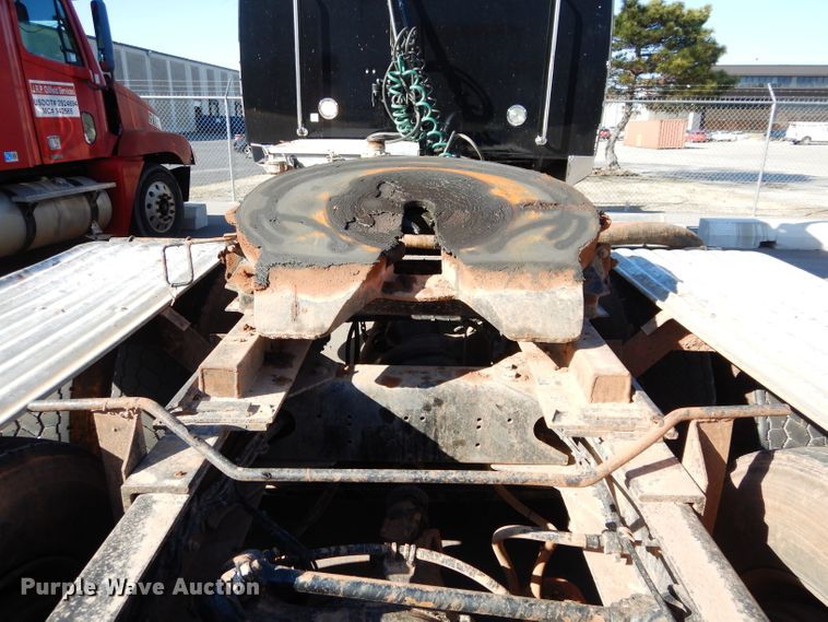 image for item GS9778 2013 Western Star 4900SB semi truck