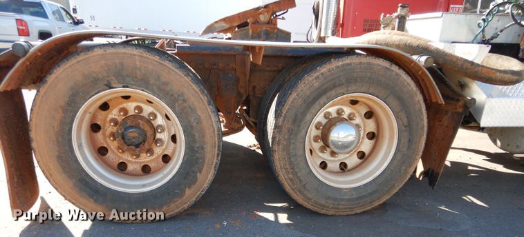 image for item GS9778 2013 Western Star 4900SB semi truck