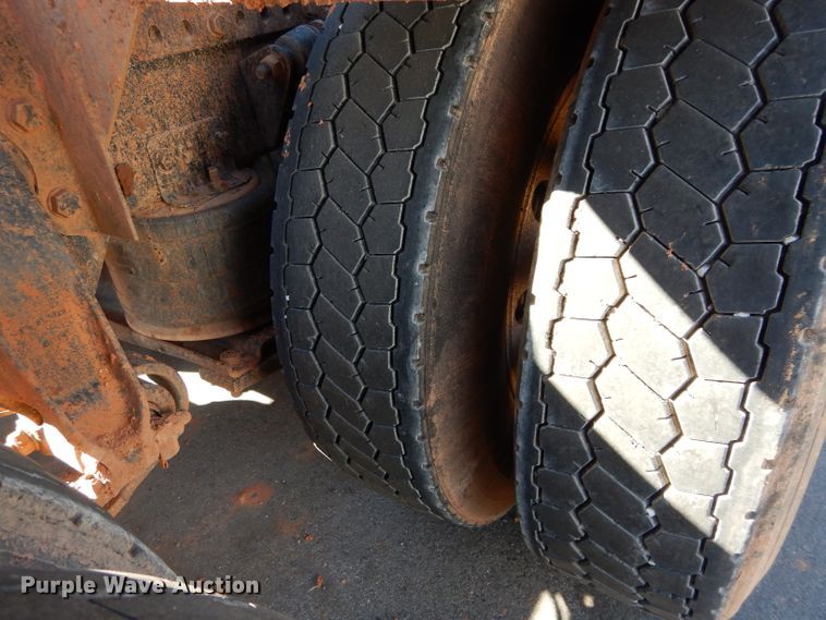 image for item GS9778 2013 Western Star 4900SB semi truck