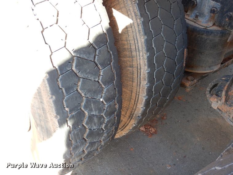 image for item GS9778 2013 Western Star 4900SB semi truck