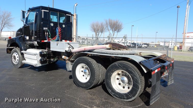 image for item GS9779 2013 Western Star 4900SB semi truck