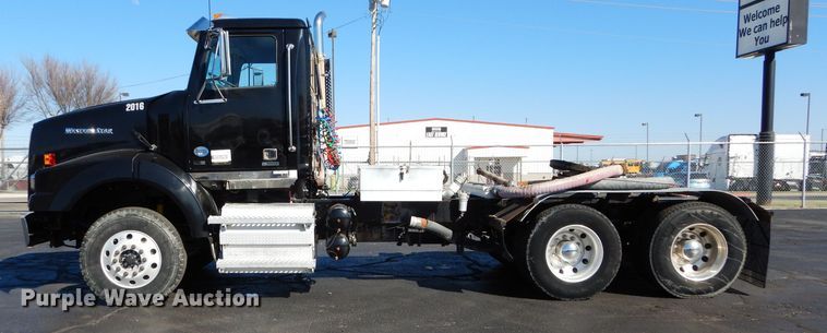 image for item GS9779 2013 Western Star 4900SB semi truck