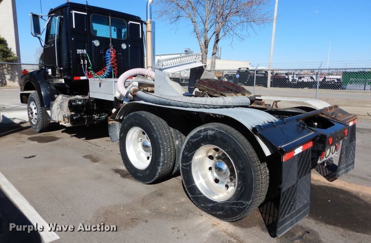 image for item GS9779 2013 Western Star 4900SB semi truck