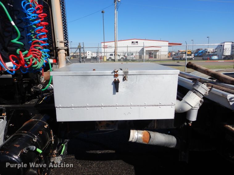 image for item GS9779 2013 Western Star 4900SB semi truck