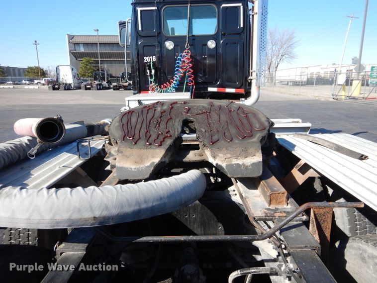 image for item GS9779 2013 Western Star 4900SB semi truck