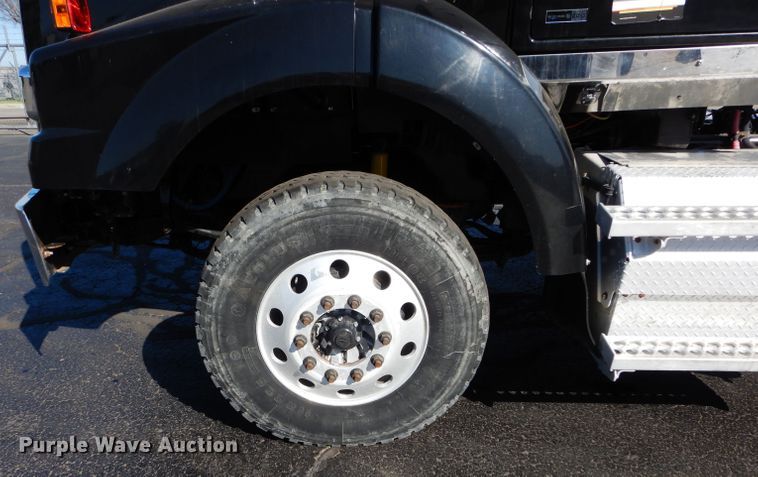 image for item GS9779 2013 Western Star 4900SB semi truck