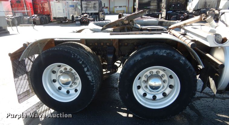 image for item GS9779 2013 Western Star 4900SB semi truck